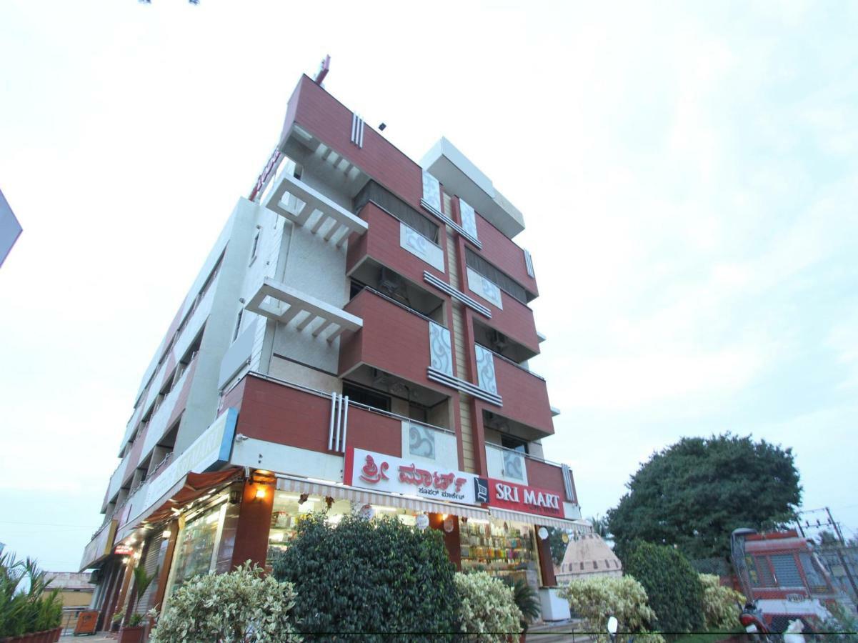 Oyo 19957 Annapoorna Castle Hotel Kadur Bagian luar foto